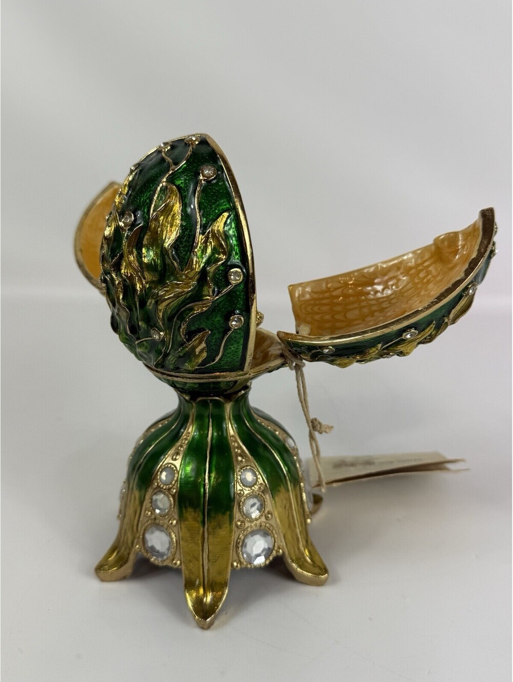 Williamstown Music Box Collection Hand Painted Pastel Easter Egg Music Box Green - Picture 5 of 12